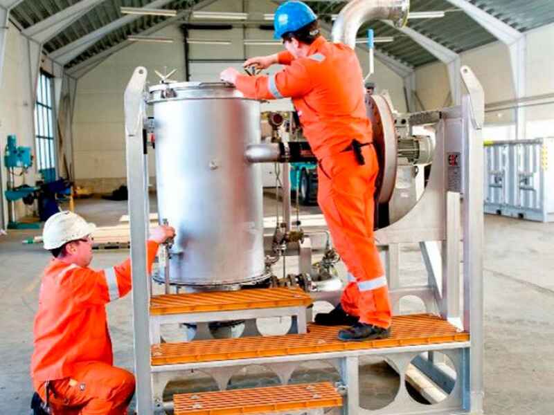 Air oil separator